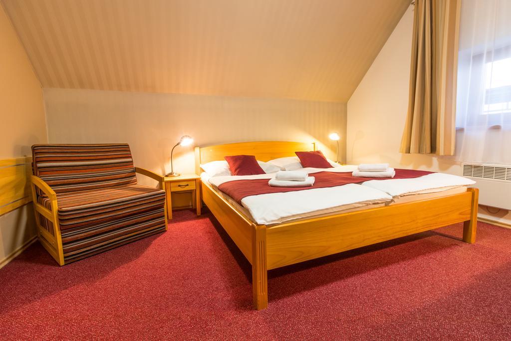 Hotel Kravi Hora Bořetice Extérieur photo