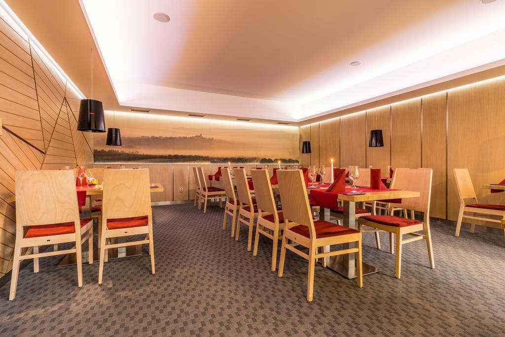 Hotel Kravi Hora Bořetice Extérieur photo